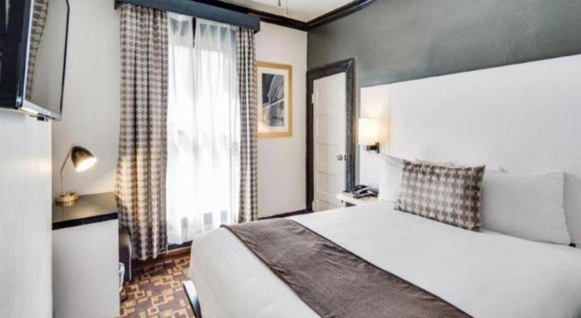 Adante Hotel, A C-two
